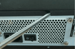 Removing the screws on the 1.5U cover